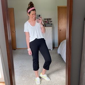 Athleta Black Chaturanga Capri Leggings